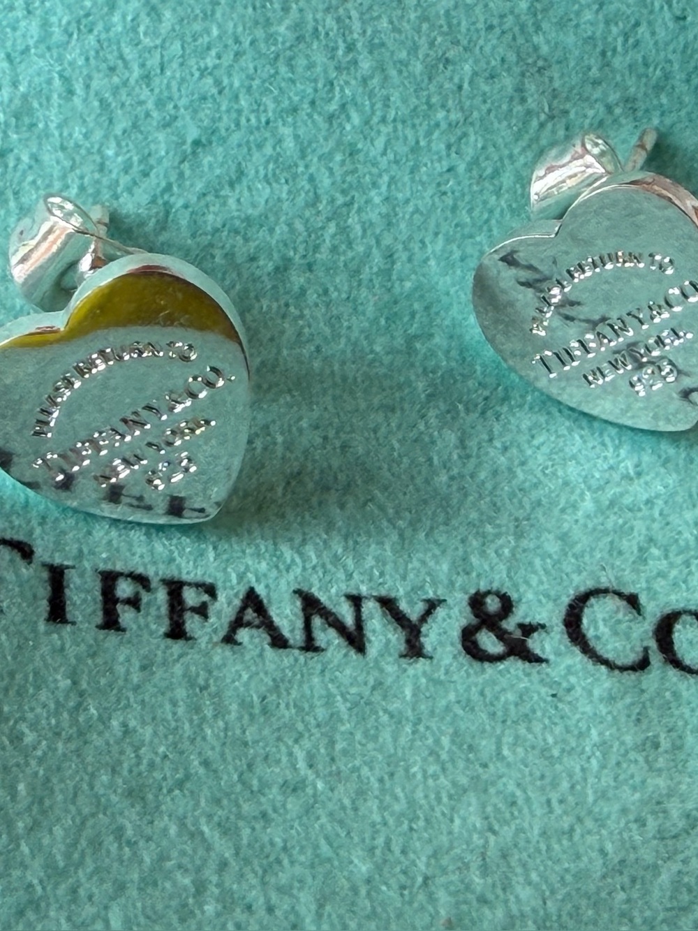 Tiffany and co mini heart earrings - Picture 7 of 14